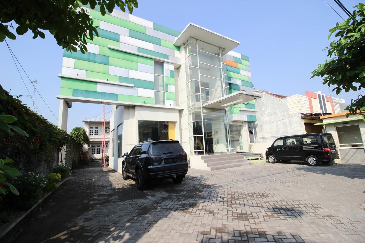 Reddoorz Plus Near Keraton Yogyakarta 2 Exterior photo