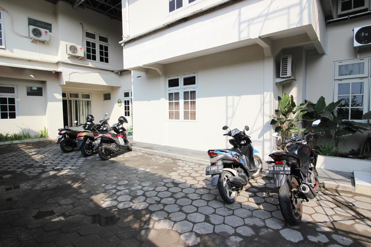 Reddoorz Plus Near Keraton Yogyakarta 2 Exterior photo
